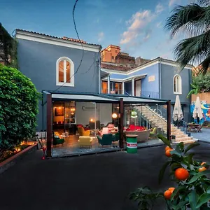 The Yard Hostel Katania